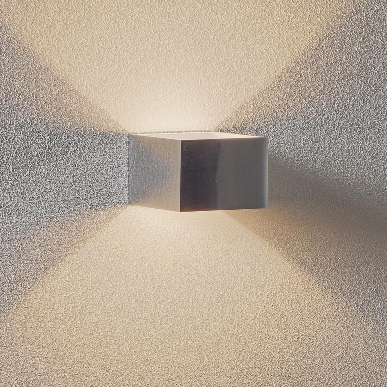 Logs In Seinävalaisin LED Dim-To-Warm Alminium/White